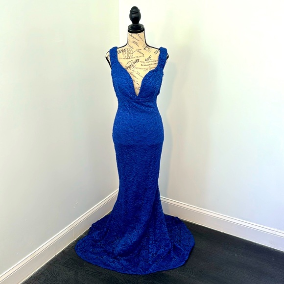 Prom Dress: 55 in from straps to bottom and 50 in from waist to bottom - Picture 1 of 11